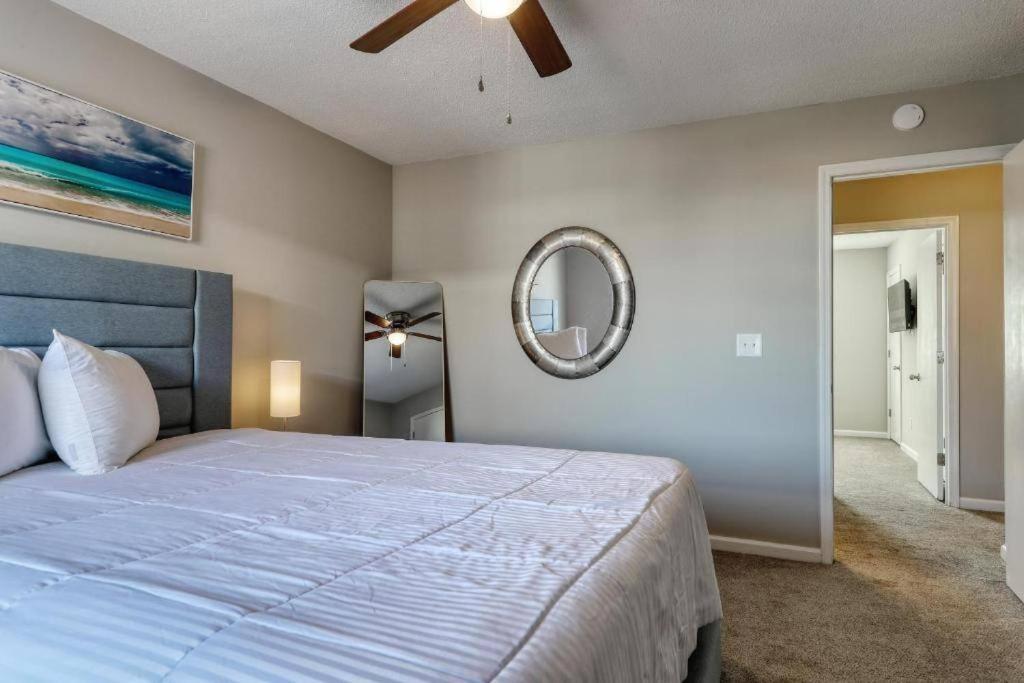 Апартаменты Stylish Haven New Walk To The Ocean Smart Tvs Wifi Миртл-Бич Экстерьер фото